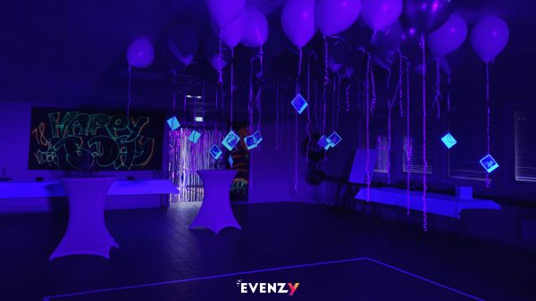 Location Pack Fluo UV, rampes de lumière noire idéales pour votre soirée, fluo party, anniversaire, ou événement à Metz, Nancy, Verdun, Saint-Avold, Epinal