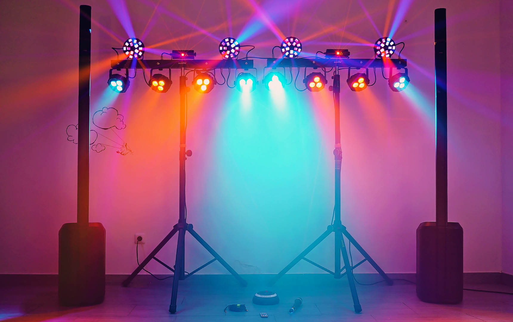 EVENBOX Club : location pack sono et lumières idéal pour votre mariage, spectacle, soirée DJ ou événement à Metz, Nancy, Thionville, Verdun, Saint-Avold