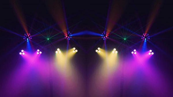 Location pack jeux de lumière LED multi effets spots, strob, UV et rayons pour mariage, anniversaire, soirée Dj ou événement à Metz, Nancy, région Lorraine